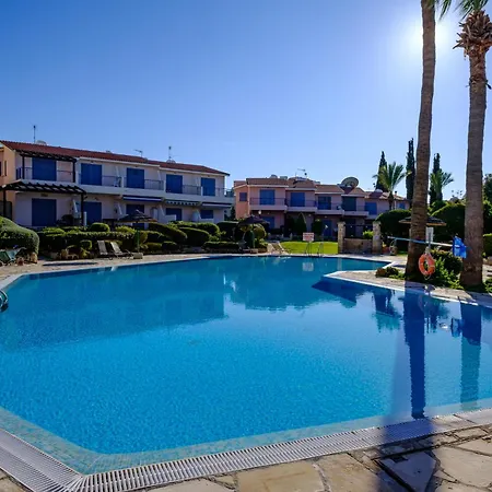 New Luxury Townhouse 2br-2ba Large Terrace & Pool Lejlighed Paphos