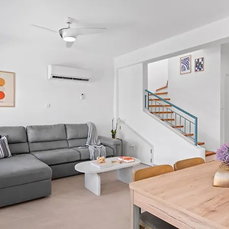 New Luxury Townhouse 2br-2ba Large Terrace & Pool * Paphos