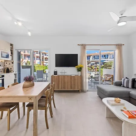 Apartman New Luxury Townhouse 2br-2ba Large Terrace & Pool