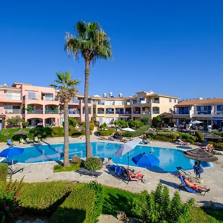 Chic Oasis Poolside By Nomads *