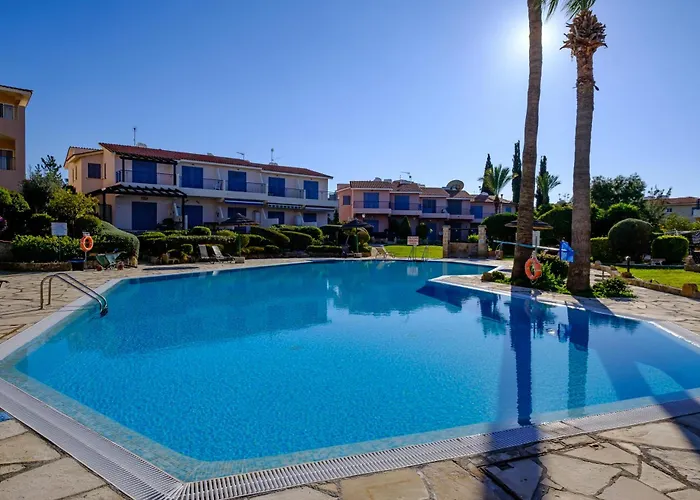 Chic Oasis Poolside By Nomads Apartmán Paphos