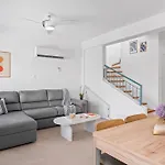 New Luxury Townhouse 2br-2ba Large Terrace & Pool * Пафос
